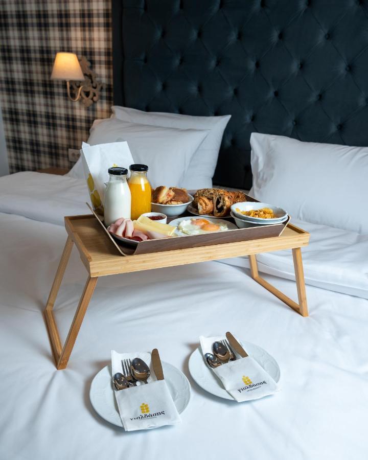 Brettania Hotel Ioannina Bagian luar foto