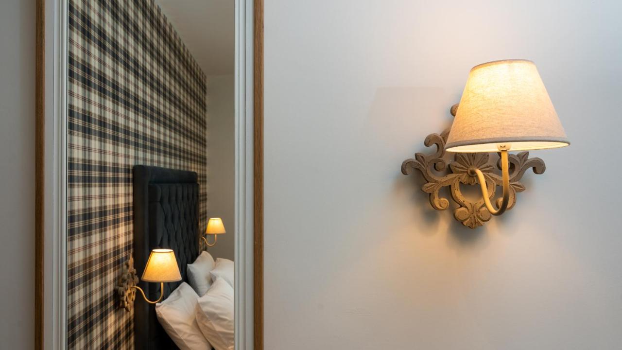 Brettania Hotel Ioannina Bagian luar foto