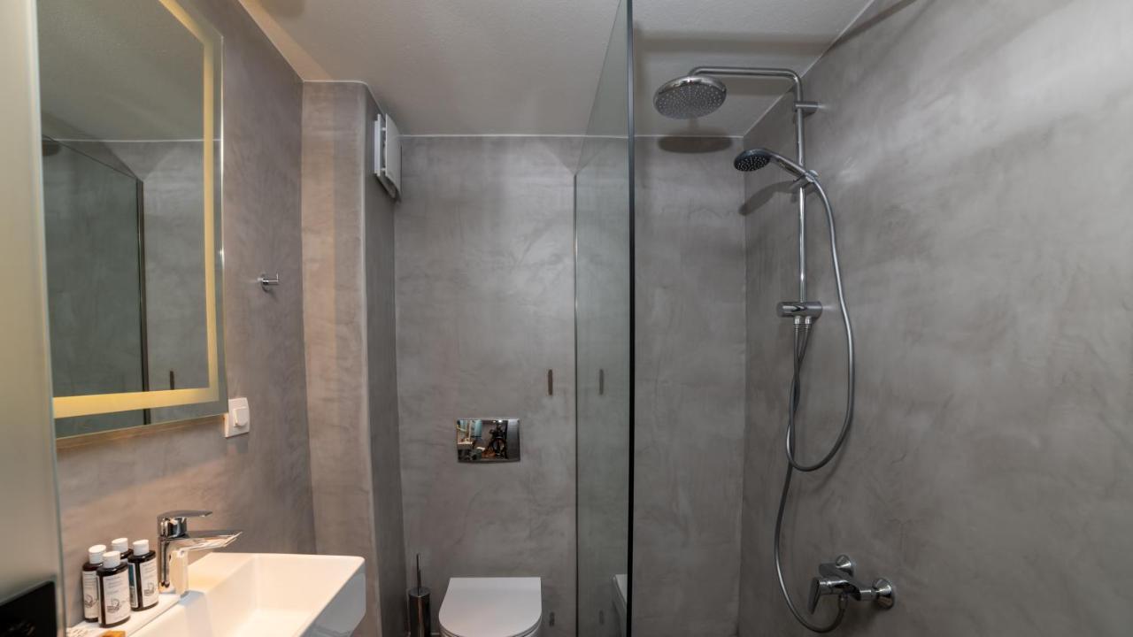 Brettania Hotel Ioannina Bagian luar foto