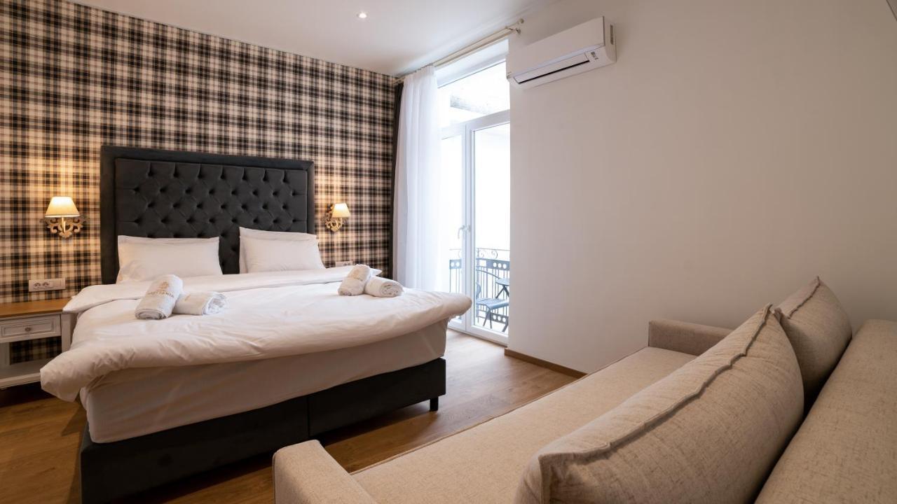 Brettania Hotel Ioannina Bagian luar foto