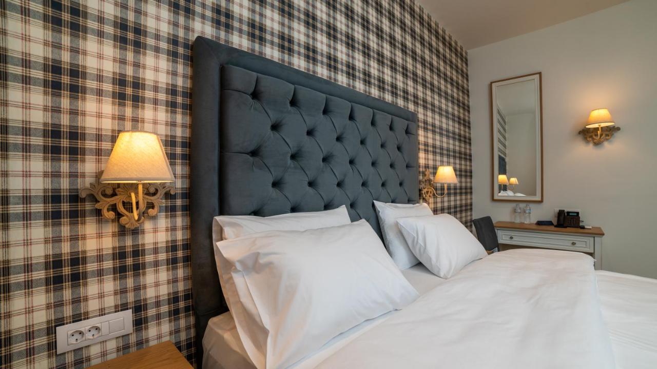 Brettania Hotel Ioannina Bagian luar foto