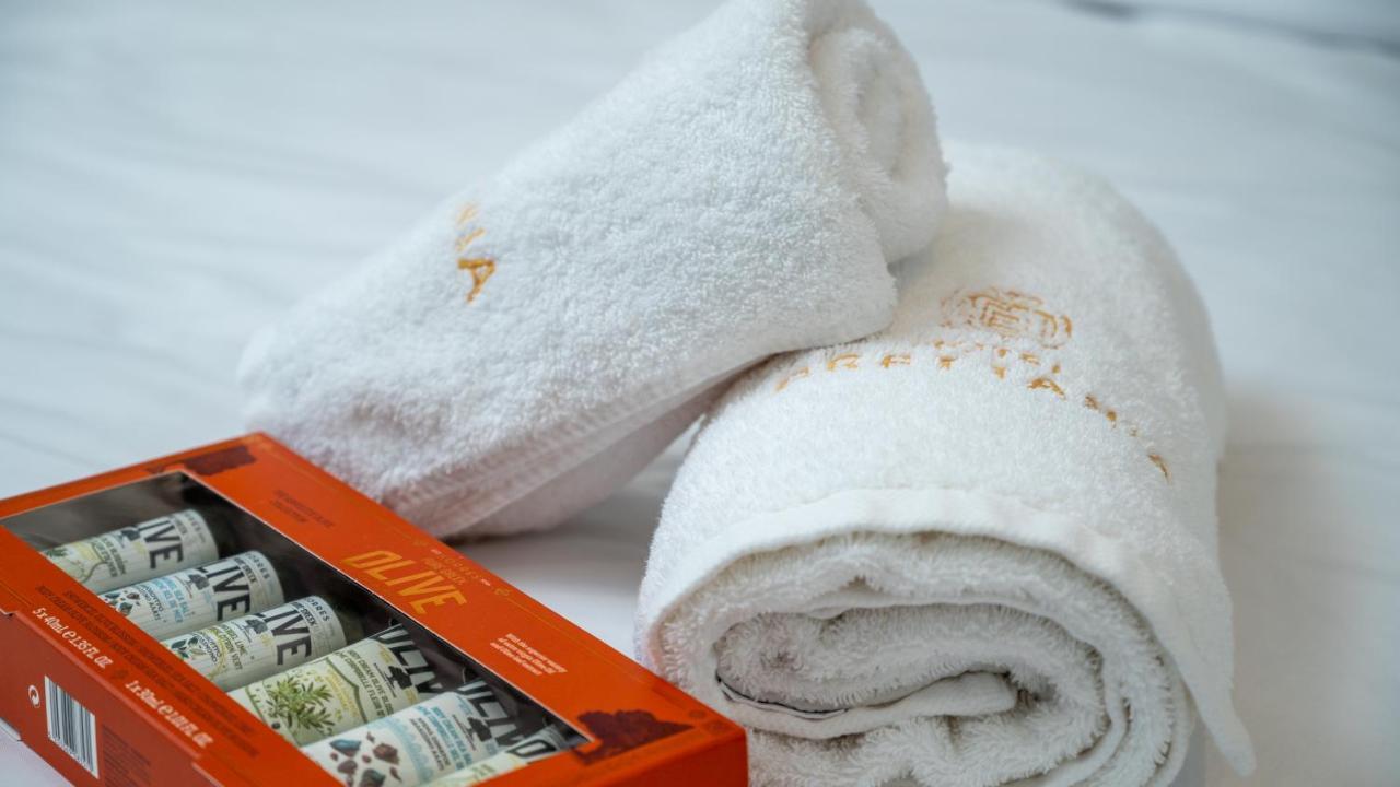 Brettania Hotel Ioannina Bagian luar foto