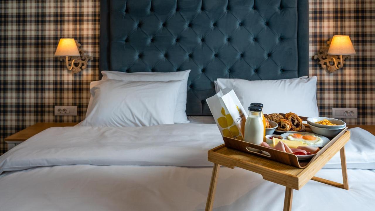 Brettania Hotel Ioannina Bagian luar foto