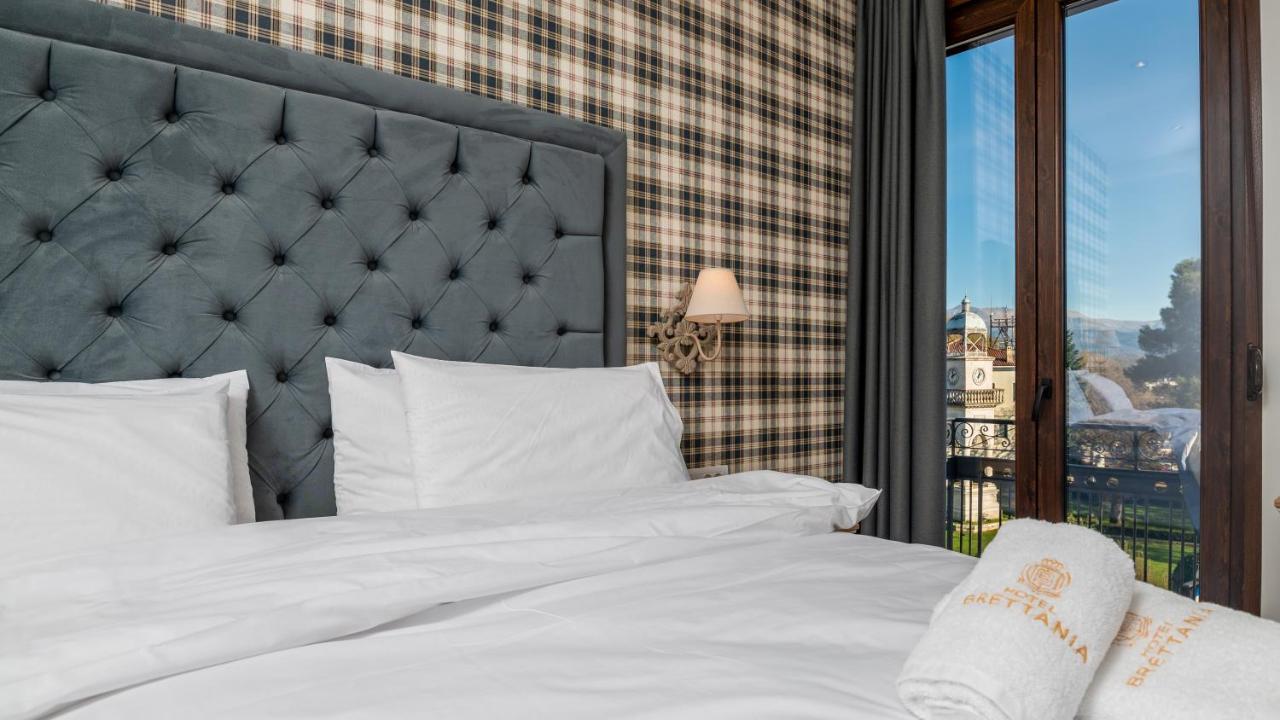 Brettania Hotel Ioannina Bagian luar foto